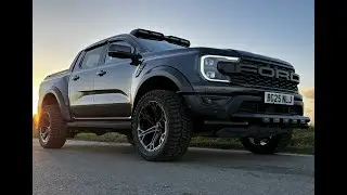 Пикап Ford Ranger Raptor 2025 года выпуска продается в Downs Autos Ltd. Опция Raptor Pack.