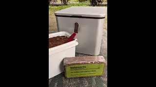 Streu bzw. Einstreu aus Kokosziegel f&uuml;r die FREiLiNGE Trenntoilette