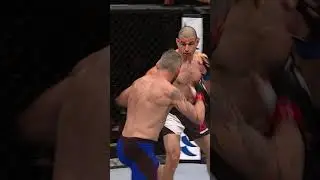 Vinc Pichel KOs Opponent While Backpedaling 🤷&zwj;♂️