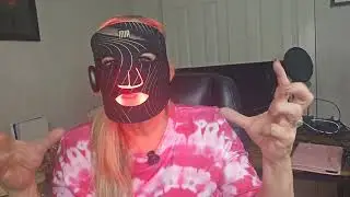 Inia Red Light Therapy Wireless Glow Mask &ndash; Skin Rejuvenation at Home!