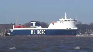 ro-ro vessel ML FREYJA arriving/swinging for harwich navyyard 19/1/18