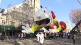 Thanksgiving parade a success amid wind scare