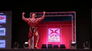Daniel Toth Posing @EVLs Prague Pro 2017