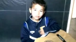 Chanteur en herbe....Ma&icirc;tre Issa