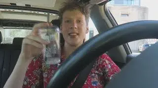 Feitjes in de waggie van mijn broertje...