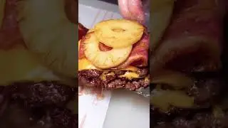 How blarrrdy good is a works burger with the lot. #ytshorts #food #foodie