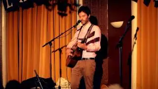Piers Faccini plays 