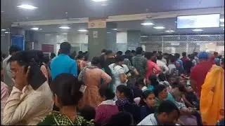 Noida District Hospital में मरीजों की लंबी लाइन, ऑनलाइन सुविधा के बावजूद भारी भीड़