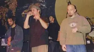Razastarr - Kanenas Ponos Den einai Arketos (Live)