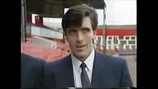 Peter Davenport gets booed during interview makes Bernie Slaven laugh. Middlesbrough Sunderland 1990