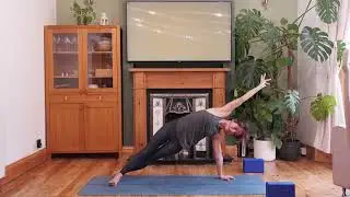 30 minuti Breve pratica di Vinyasa Yoga ideale per la Pausa Pranzo
