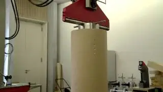 Druckversuch an Kartonrohr f&uuml;r Shigeru Ban