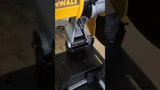 Tronzadora de perfiles DEWALT 2300 Watts D28730