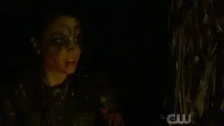 Reveja cena em que Luna mata Roan | The 100 4x10