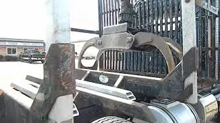 2015 Mack Granite Log-Truck