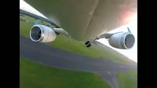 Boeing 737 emergency landing - gear failure