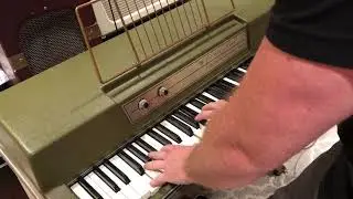 1972 Wurlitzer 214 video demo