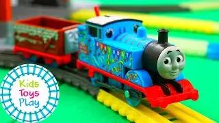 Thomas and Friends Track Build with TrackMaster Sets