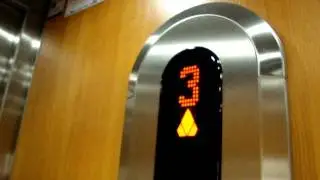 Old modernized KONE Traction elevator/lift at Itäinen Pitkäkatu 41 A, Turku, Finland