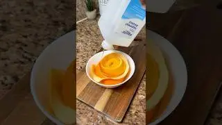 &iexcl;Pon alcohol en la c&aacute;scara de naranja y mira lo que pasa! 😱🍊#limpieza #trucos