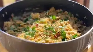 One Pot Bacon Parm Pasta (Easy dinner recipe.. makes delicious leftovers)
