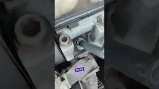 Пузыри из под затянутой свечи зажигания #shots #top #ремонт #топ #top #automobile