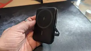 Review of Anker MagGo Magnetic Power Bank with kickstand