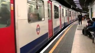 London Underground D Stock 7089 and 7100 at Victoria