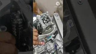 сборка двигателя bajaj bs6 часть 13#сборка головки блока цилиндров#youtubeshortsvideo #imran #aut...