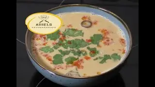 Tom Kha Gai, eine thailändische Kokosmilch-Suppe mit Hähnchenfleisch, Hausmannskost,