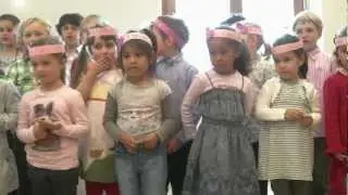 spectacle de la Fête des mères à l'école de Gy