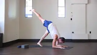 Pincha Mayurasana - Forearm Balance