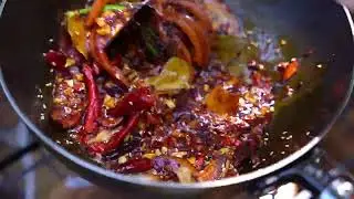 Seize the tail of summer to go stream tracing and enjoy spicy hot pot.