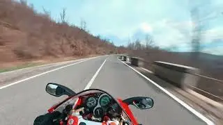 DUCATI 748