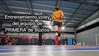 Así entrena un equipo de vóley femenino de categoria primera en Búzios, RJ
