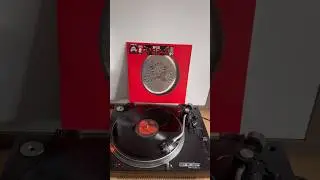 🎧 Play Paul - Spaced Out (Crydamoure 2000) #italodisco #discohouse #vinyl