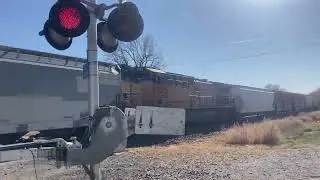 Lincoln Way Street #1 railroad crossing, UP 8703 Manifest, Woodbine, IA