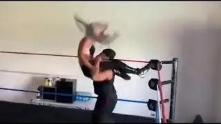 Liv Morgan vs Man, intergender pro wrestling