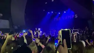 📹 The Vamps - Wake Up live in Belgium (02.03.2023)