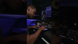 FINGER DRUMMING A FIRE 🔥 BEAT ON MASCHINE PLUS