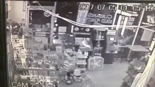 Bungling burglar steals nothing after crashing through glass door in Clearwater