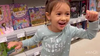Toys and books shopping with Alicia ( wooden sandwich stand & washing machine )