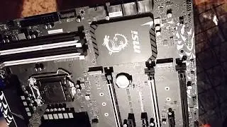 Распаковка MSI KRAIT GAMING Z370, браковоное крепление кожуха