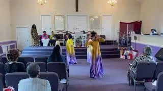 In the midst of it all by Yolanda Adams Praise Dance