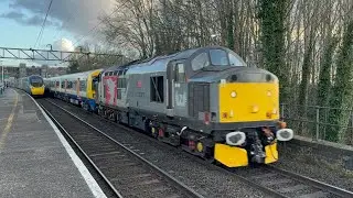 ROG 37510 drags London Overground Class 378 to Widnes Transport Tech + freight at Runcorn (25/2/25)