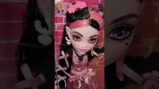 Doll💗Collector #shorts Draculaura #monsterhigh #doll #walmart #toys #new #vlog #shopwithme #fun #toy