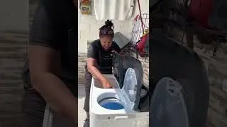 Su esposa le regala una gran sorpresa a su esposa mira como el esposo reacciona de esta manera