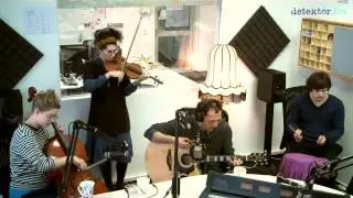 Dust Covered Carpet - Because Gravity Overpowers Me (detektor.fm-Session)
