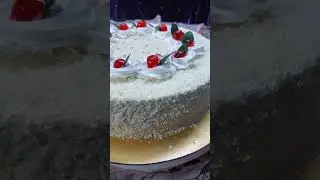 beautiful white cake dacoration #beautiful #funny #cake #meme #white #new #whiteforestcake