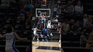 DeJon Jarreau, Hustle Alum, to the rim during NBA Summer League with the Memphis Grizzlies